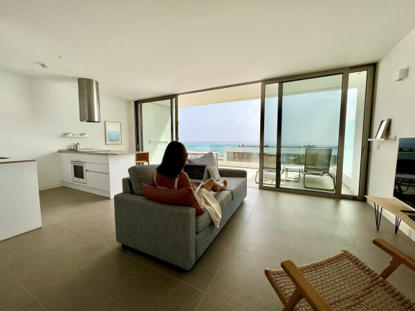 teletrabajo dentro apartamento nivaria beach