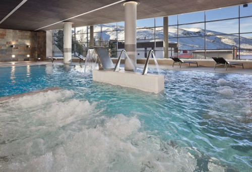 ¡Wow! Navidad Esquí en Sierra Nevada: Meliá 4* en las pistas con desayuno por 100 € p.p/noche