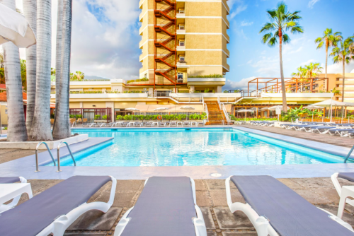 ¡Brutal! Verano en Tenerife: Hotel 4* MEDIA PENSIÓN por 33 € p.p/noche