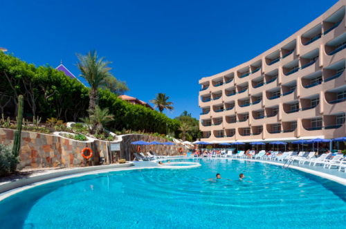 ¡Ganga! Gran Canaria en verano: Aparthotel en Playa del Inglés por 27 € p.p/noche