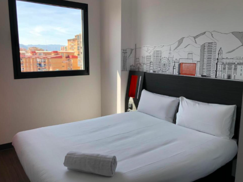 ¡Wow! Pascua en Málaga: Hotel en el centro por 27 € p.p/noche