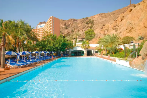 ¡Última hora! Hotel 4* en primera línea de mar por 26 € p.p/noche