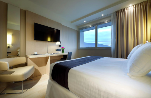Navidad en Bilbao: Hotel 4* de diseño céntrico por 31 € p.p/noche