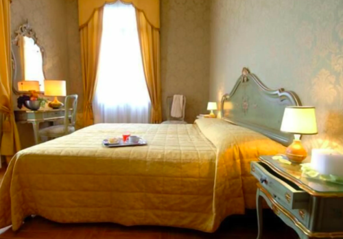 Finde Carnaval de Venecia Vuelos + 3 noches centro con desayuno por 219 euros