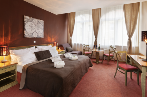dormir barato hotel 4 estrellas praga