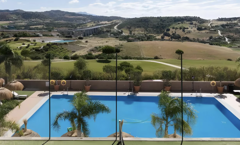🇪🇸 Resort & Golf 4* en Estepona por 29 euros pp