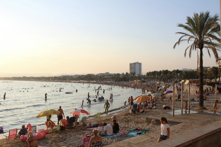 🇪🇸 Salou: Hotel 4* con Media Pensión y animación por 39 euros pp
