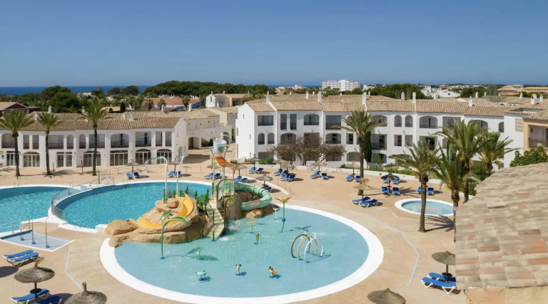 🇪🇸 Menorca en familia: hotel Meliá 4* con 8 piscinas por 54 euros pp