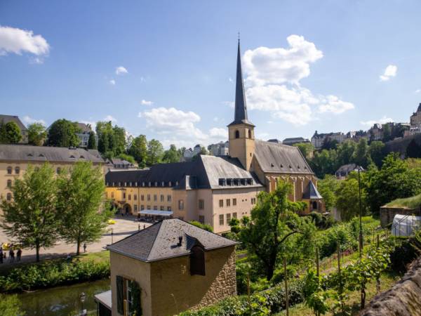 🏨 Mercados navideños en Luxemburgo: hotel by Hilton 4* desde 67 euros p.p./noche