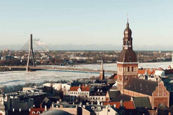 🇱🇻 Mercadillos navideños en Riga: vuelos + 3 noches por 195 euros