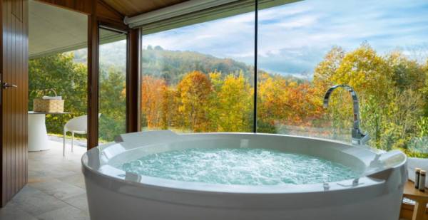 🇪🇸 Dormir en una cabaña con vistas a las montañas de Navarra: 2 noches por 152 € por persona