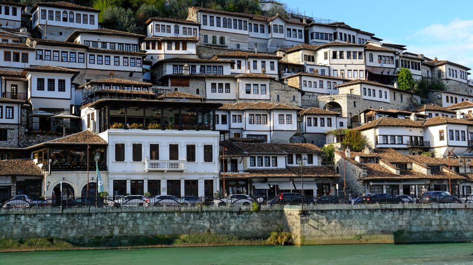🇦🇱 Puente de Todos los Santos en Albania: vuelos + 3 noches con desayuno en Berat por 128 euros
