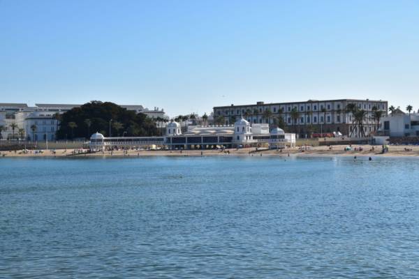 🇪🇸 Cádiz: hotel Cádiz Plaza 4* por 38 euros por persona y noche