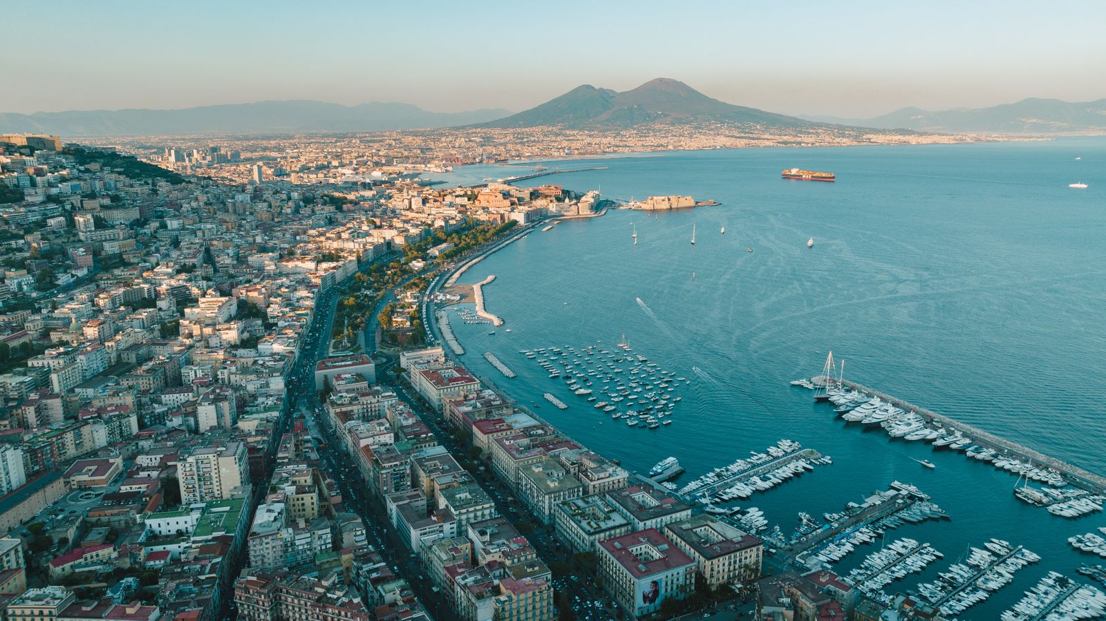 🇮🇹 Nápoles: vuelos + 6 noches por 393 euros